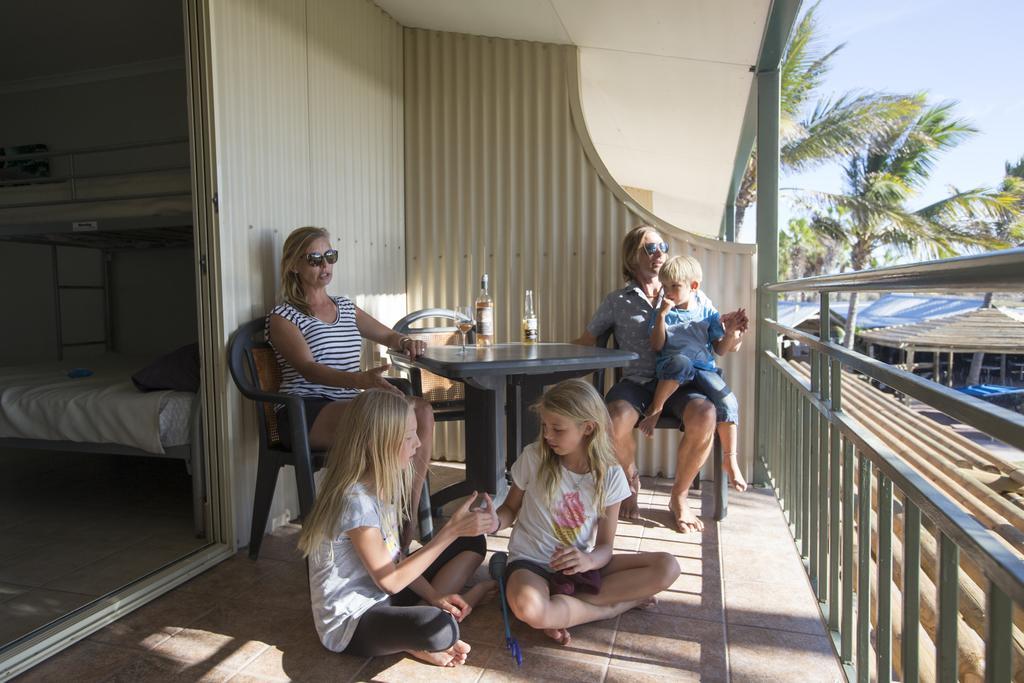 Ningaloo Reef Resort Корал-Бэй Экстерьер фото