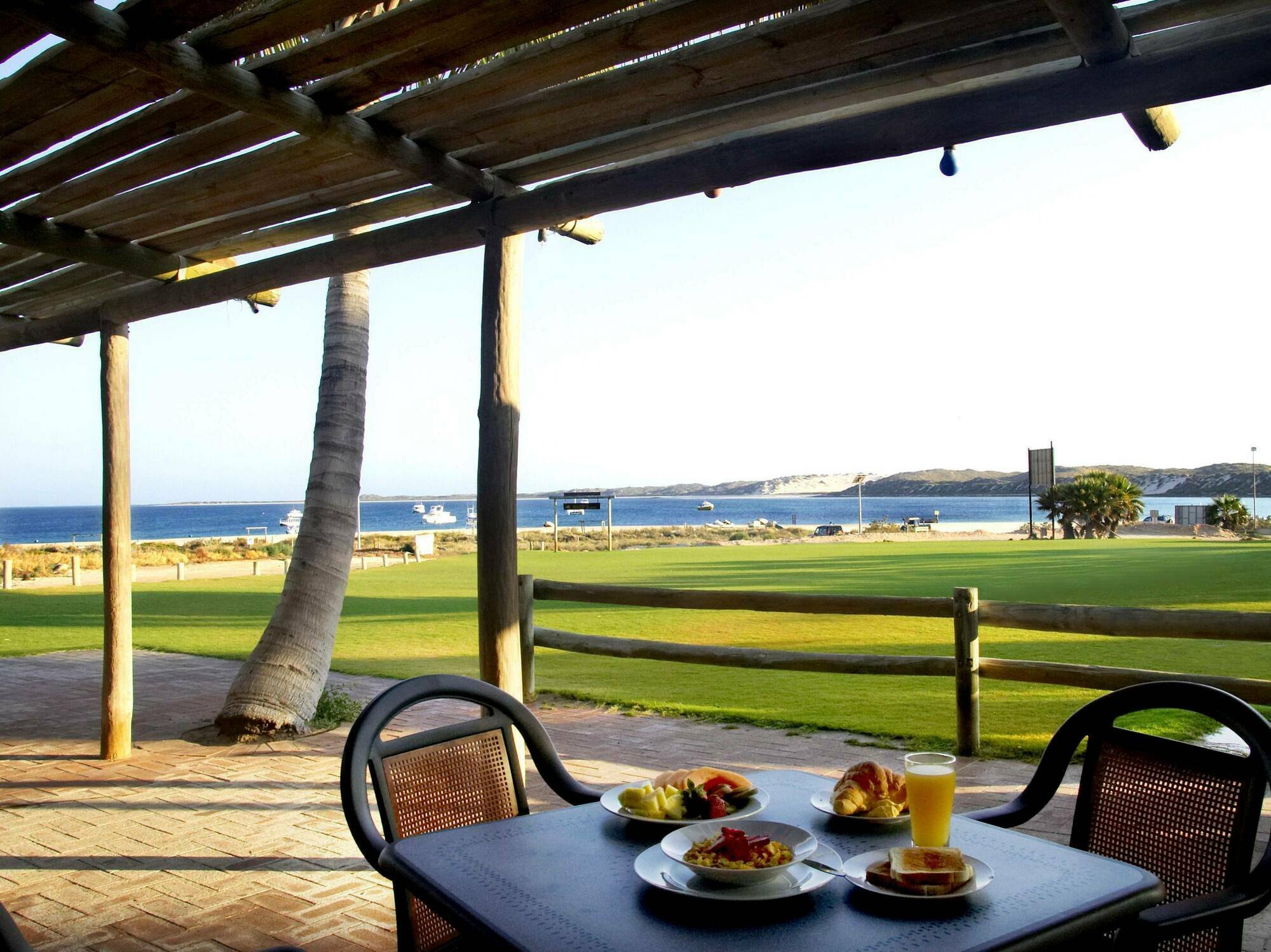 Ningaloo Reef Resort Корал-Бэй Экстерьер фото